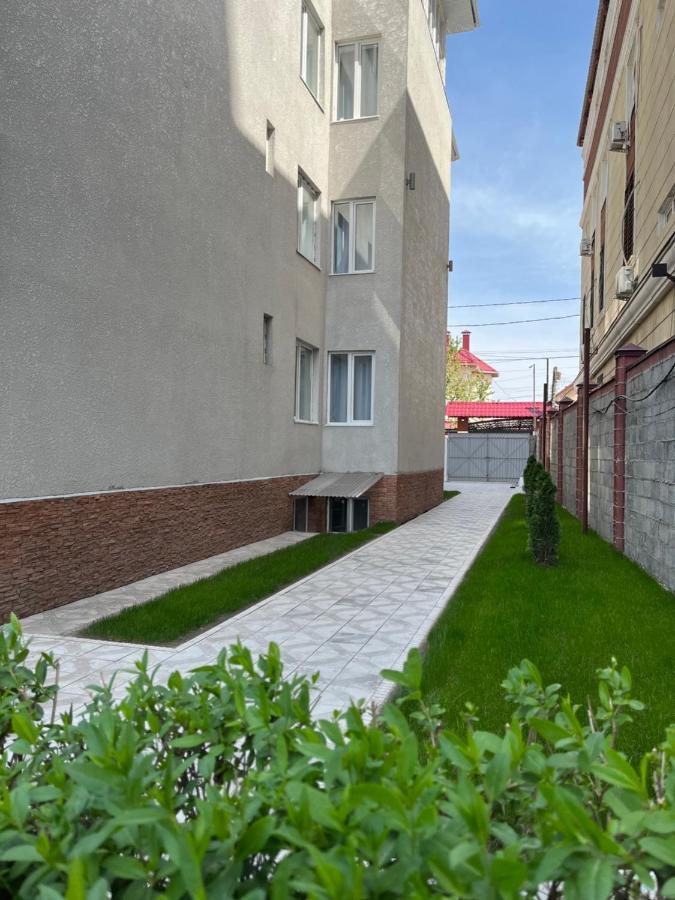 Nomad Inn Бишкек Экстерьер фото