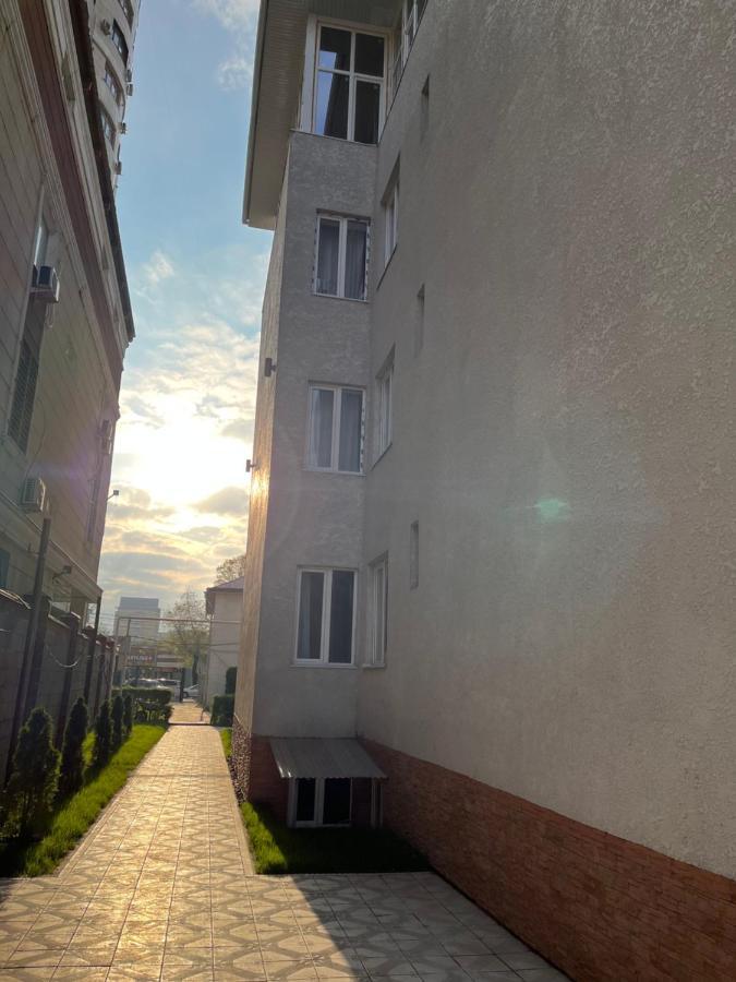 Nomad Inn Бишкек Экстерьер фото